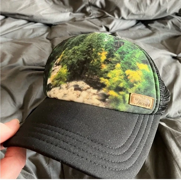 The North Face Lost River Trucker Hat - Picture 5 of 5